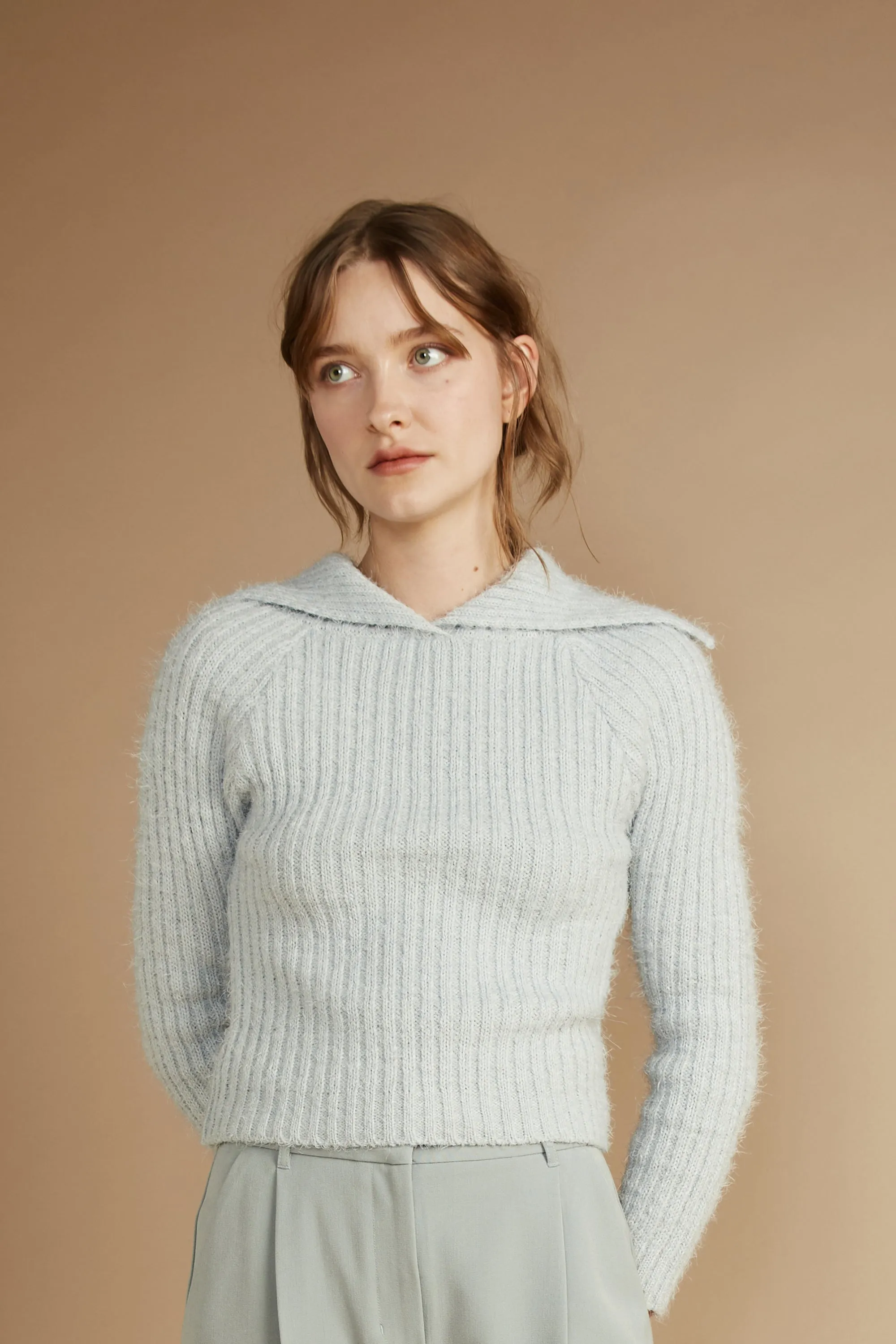 EXTENDED COLLAR KNIT SWEATER