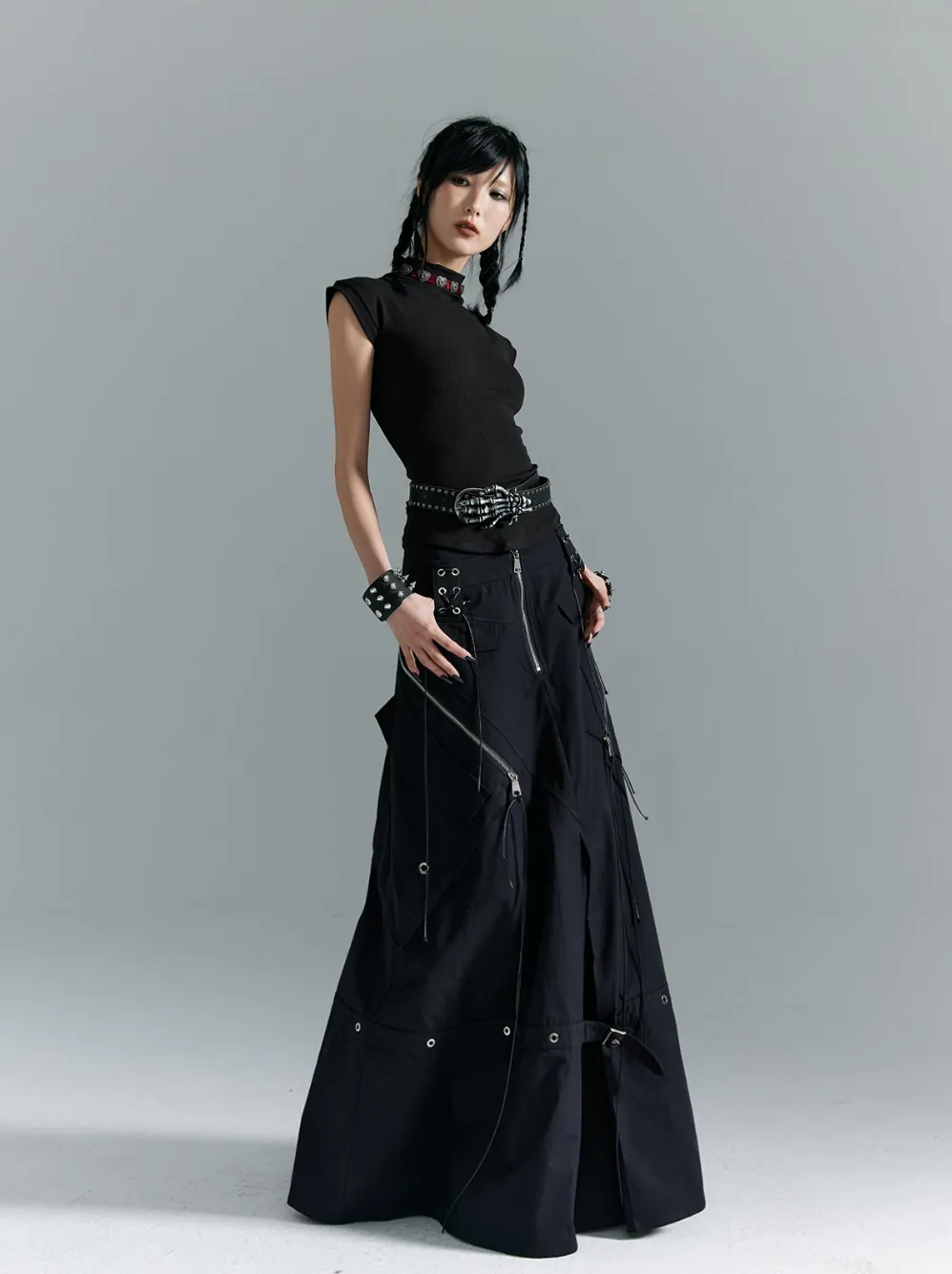 Frustration Garden Gothic Cargo Maxi Skirt - Black Floor-Length with Zipper Details and Multiple Pockets