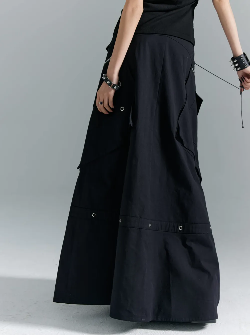 Frustration Garden Gothic Cargo Maxi Skirt - Black Floor-Length with Zipper Details and Multiple Pockets