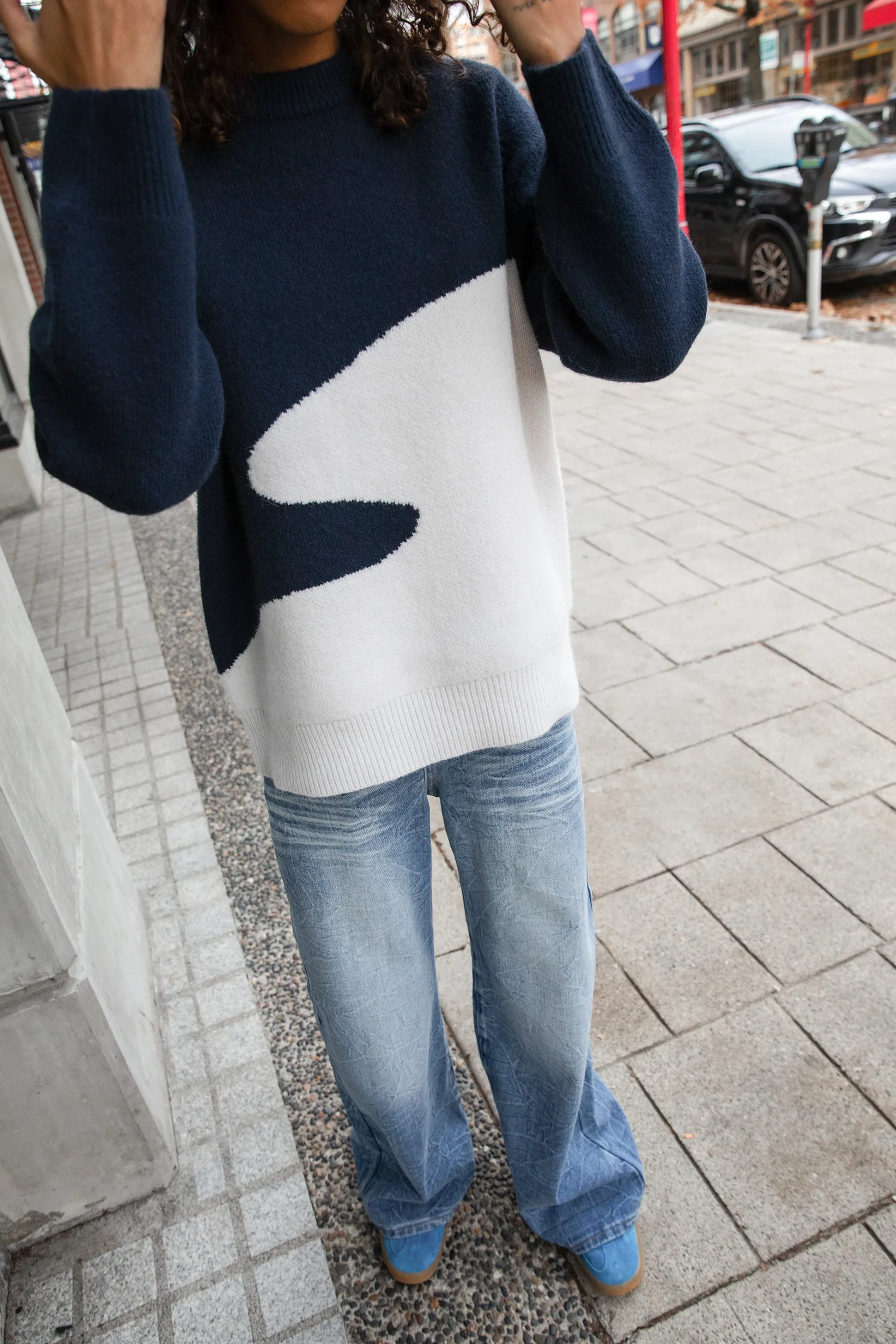 OVERSIZED INTARSIA KNIT SWEATER