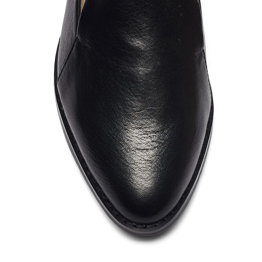 Tara Loafer in Black Leather